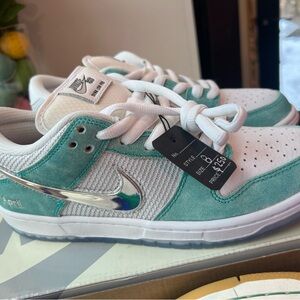 Nike SB x April Skateboards Dunk Low Pro
White and Multi-Colour